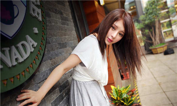 萨嘎想找一个女性生孩子给报酬-｛找个女人生孩子多少钱｝